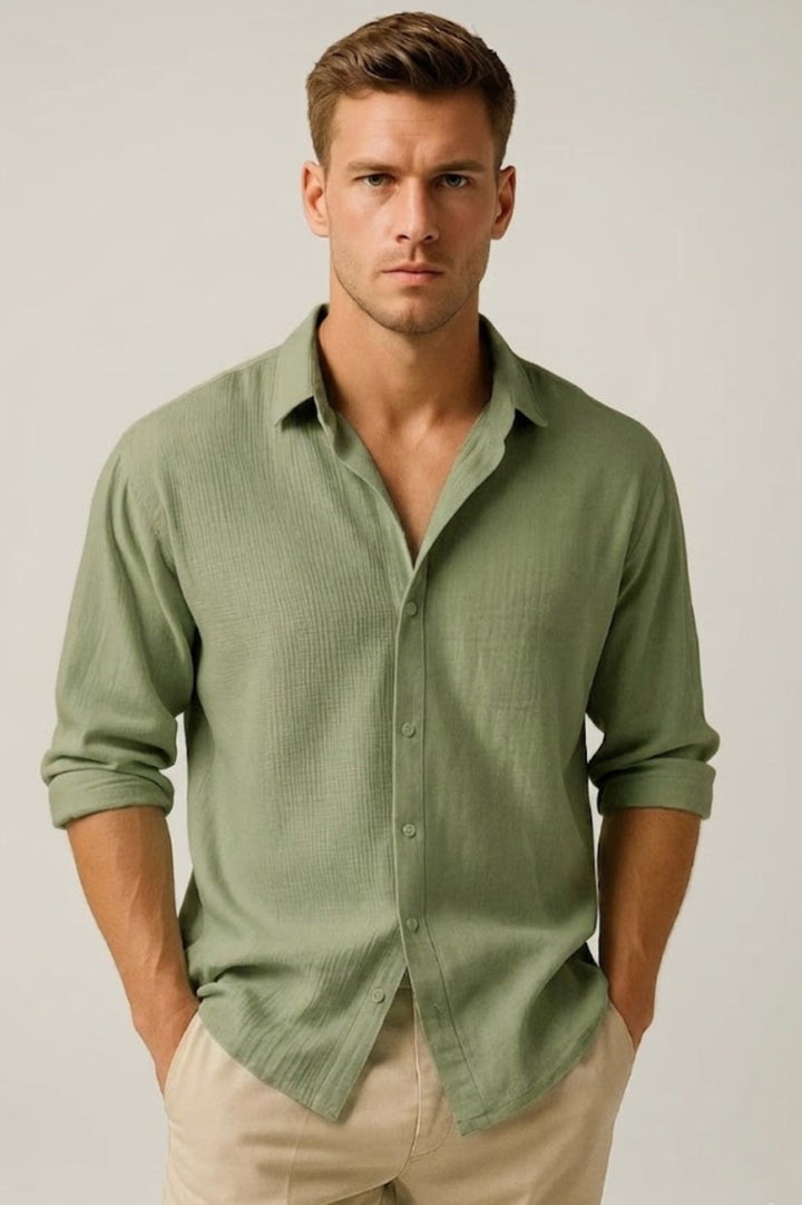 Men's shirt with a relaxed fit | Waffle texture | Open collar | Long sleeves | Casual summer look