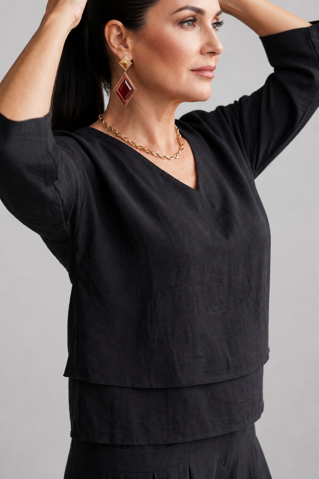 Linen Set Women Elegant – Layered V-Neck Top & Wide-Leg Trousers