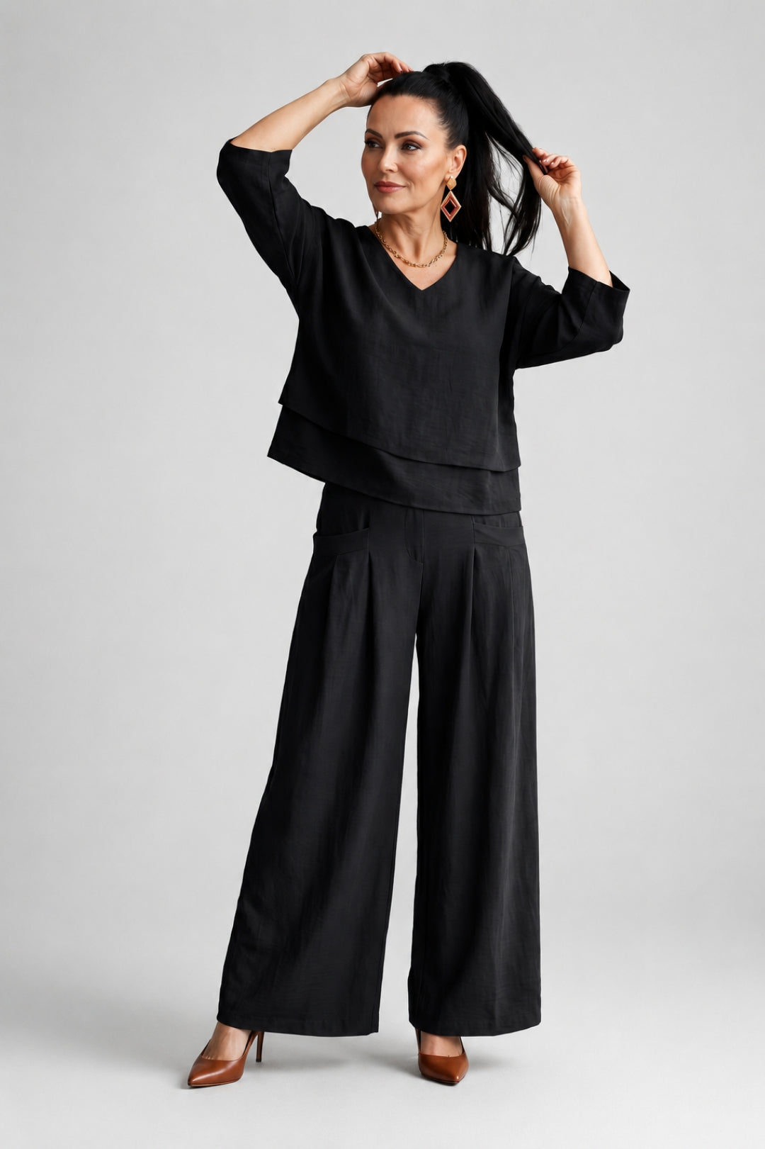 Linen Set Women Elegant – Layered V-Neck Top & Wide-Leg Trousers