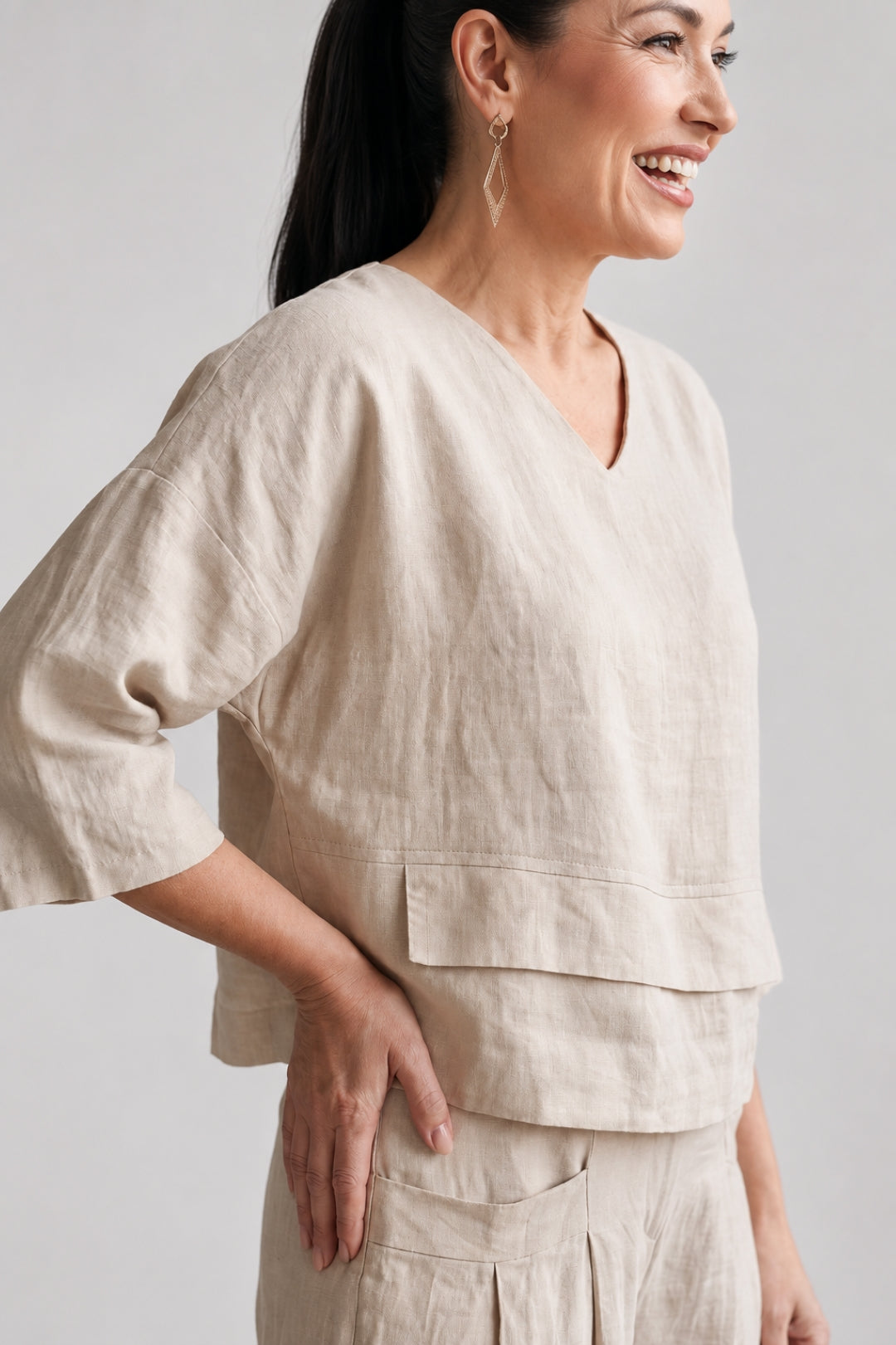 Linen Set Women Elegant – Layered V-Neck Top & Wide-Leg Trousers
